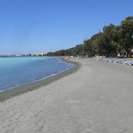 River Beach With Pool Apartment